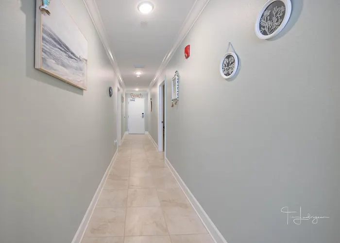 Phoenix Gulf Towers 1806 Apartment